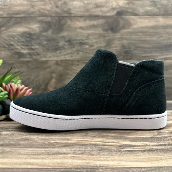 NIB Clarks Pawley Joy 9M Black Suede Slip On Comfort Sneakers Mid Top - Picture 6 of 11